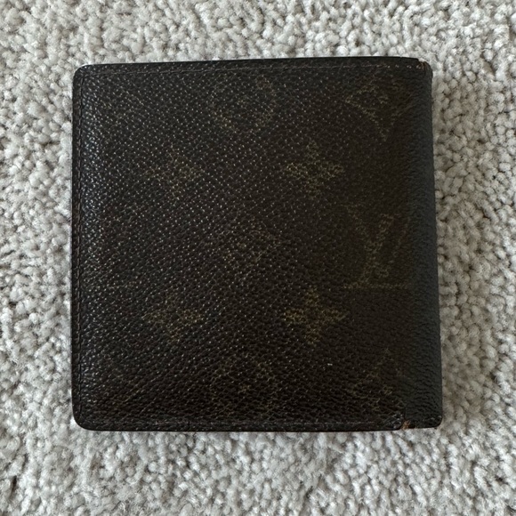 Louis Vuitton Monogram Marco Bi Fold Men’s Wallet - Picture 2 of 12